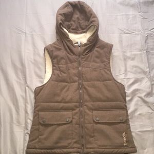 Bench. vest